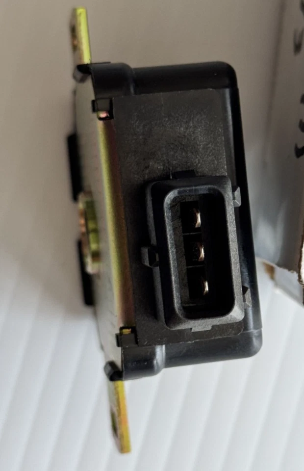 GENUINE MAZDA Throttle Position Sensor #B630-18-911 - Image 4 of 4