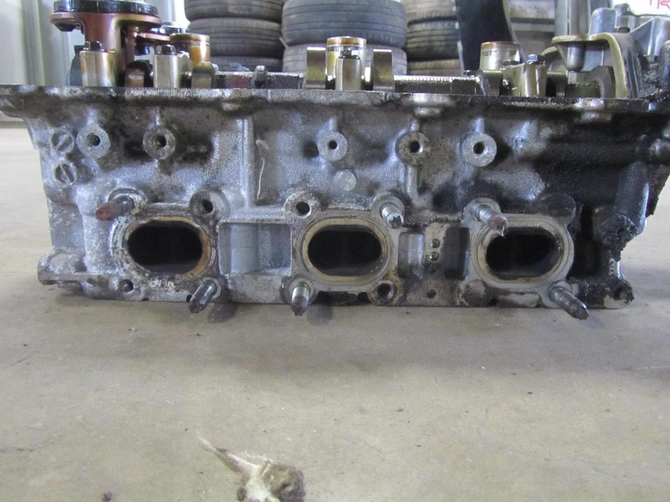 11-12 INFINITI G25 2.5 AWD 7-Speed VQ25HR Right Side Engine Motor Cylinder Head  Foto 3 de 4