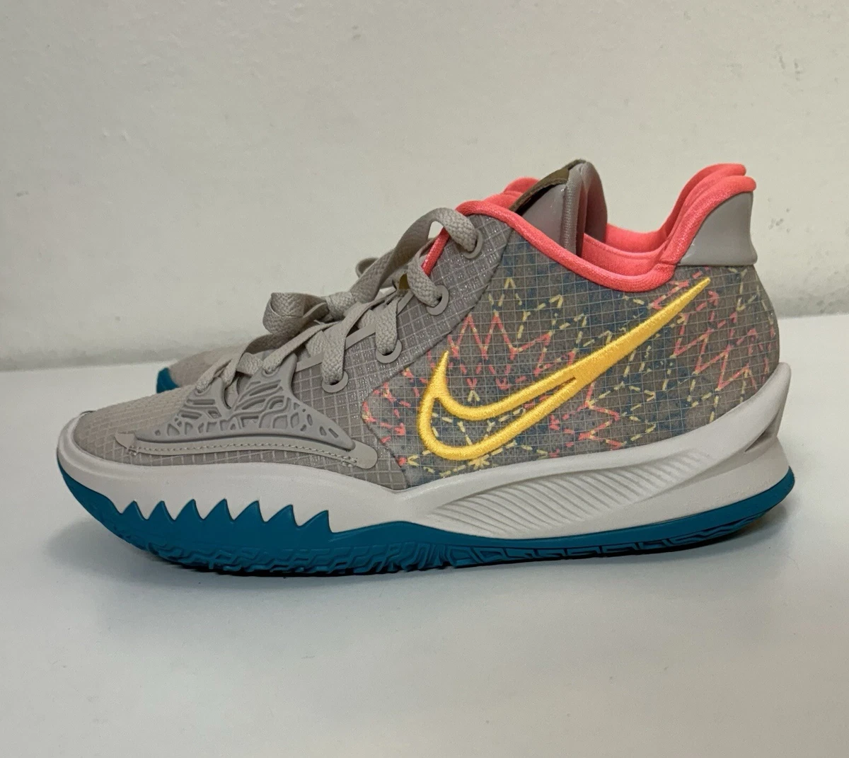 Preços baixos em Tênis Nike Kyrie Irving masculino | eBay