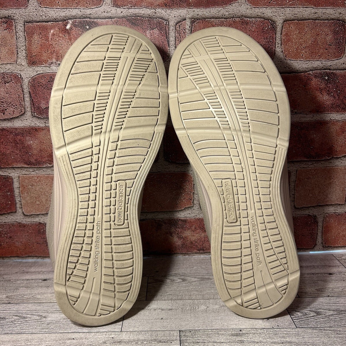 New Balance 577 Mens Size 13 D Beige Casual Shoes Sneakers Leather MW577vb New Balance Mens 577 MW577VB Beige Casual | Mercari main image 4
