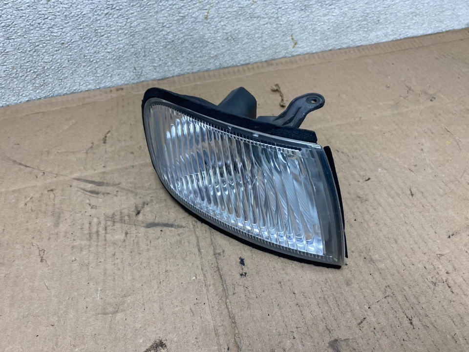 Nissan Máxima 1997-1999 pasajero derecho esquina derecha señal de giro OEM R7533 DW Foto 3 de 4