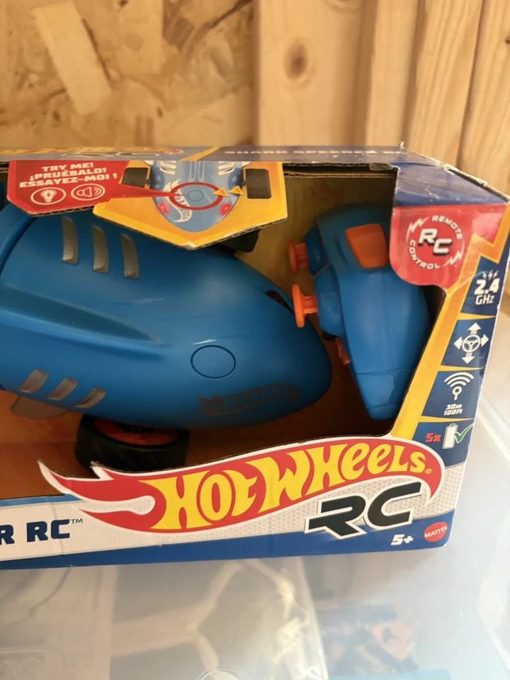 Hot Wheels Shark Speeder RC Remote Control Vehicle Scale Multicolor - Image 2 of 4