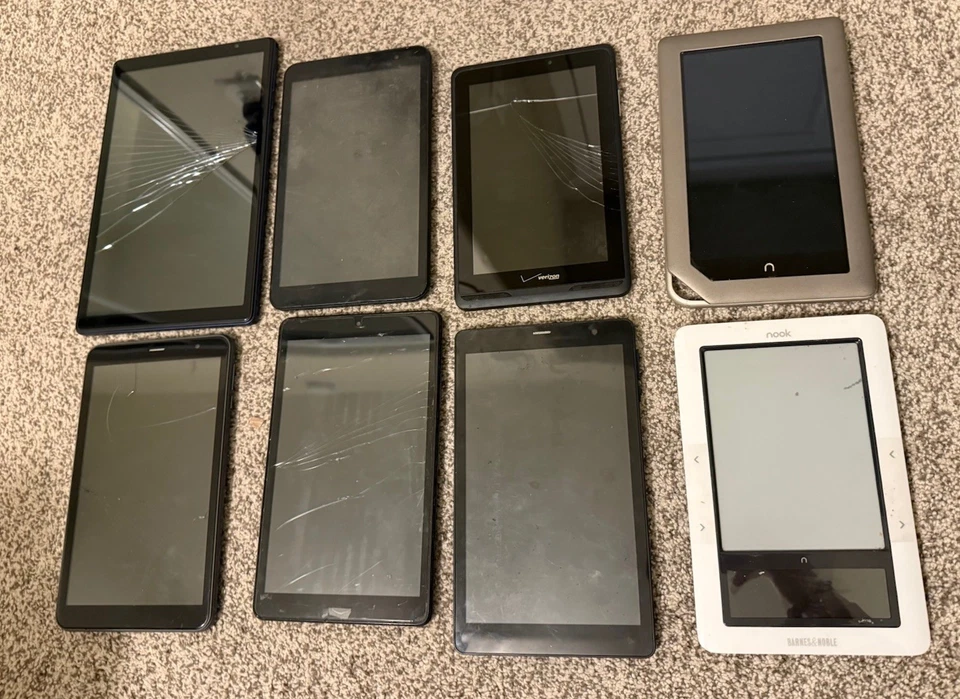 Lot of 8 Broken Tablets For Parts Or Repair Only - Vortex, Nook, Verizon, Etc. - Imagem 2 de 2