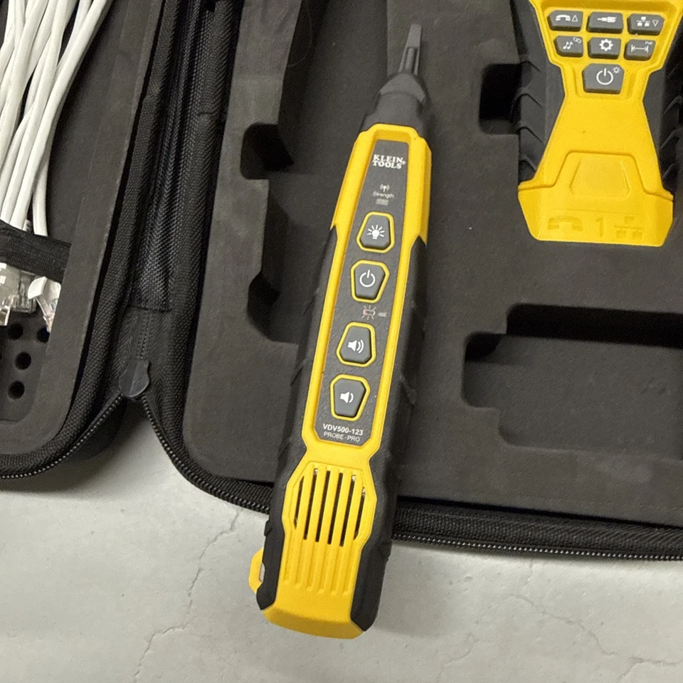 Комплект кабельного тестера Klein Tools Scout Pro 3 с тональным зондом и тестовыми пультами дистанционного управления - Изображение 4 из 4