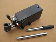 Hydraulic piston hand pump with valve for double acting cylinder 2.7 CID 3 QT