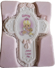 PRECIOUS MOMENTS "JESUS LOVES ME" BABY GIRL INFANT PORCELAIN WALL CROSS "ASHLEY"