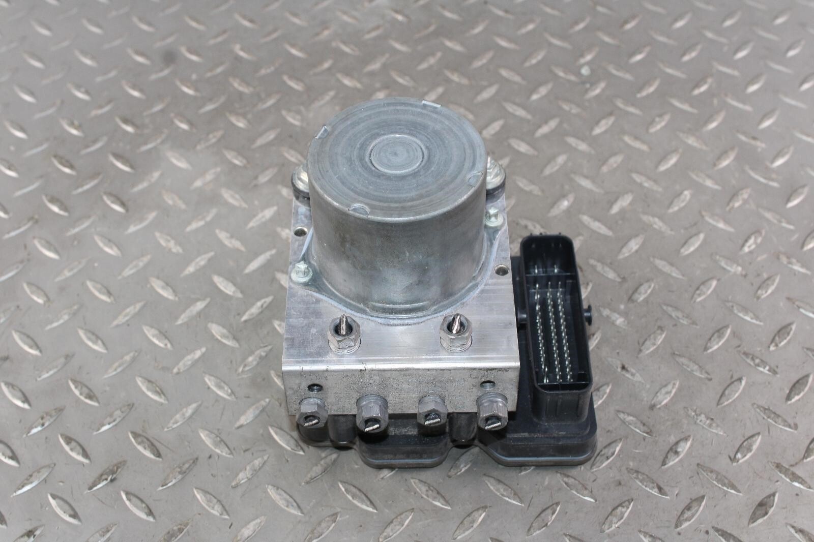 14-21 Ghibli 3.0L Anti Lock Brake System ABS Pump Part Unit Module OEM Factory