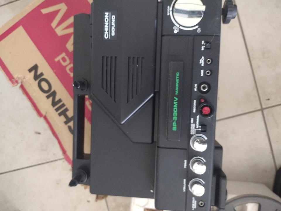 Proyector de películas Chinon Movie Graph Foto 2 de 3