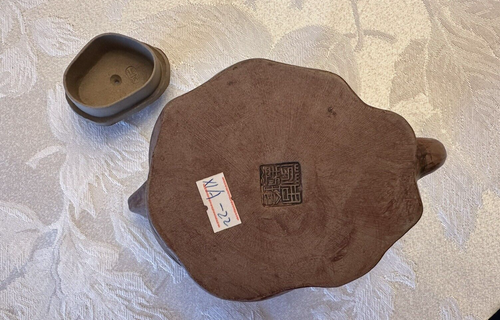 China Yixing Ton Teekanne Handarbeit Shou Tao Topf lila sand mit Pilz signiert - Bild 13 von 23