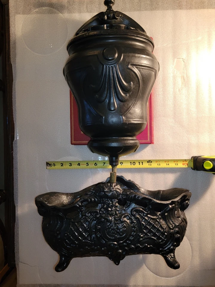Antiguo FRANCÉS Bronce/Hierro Fundido Pared FUNENTE Fregadero de Jardín LAVABO con Diseño de Carcasa Foto 2 de 4