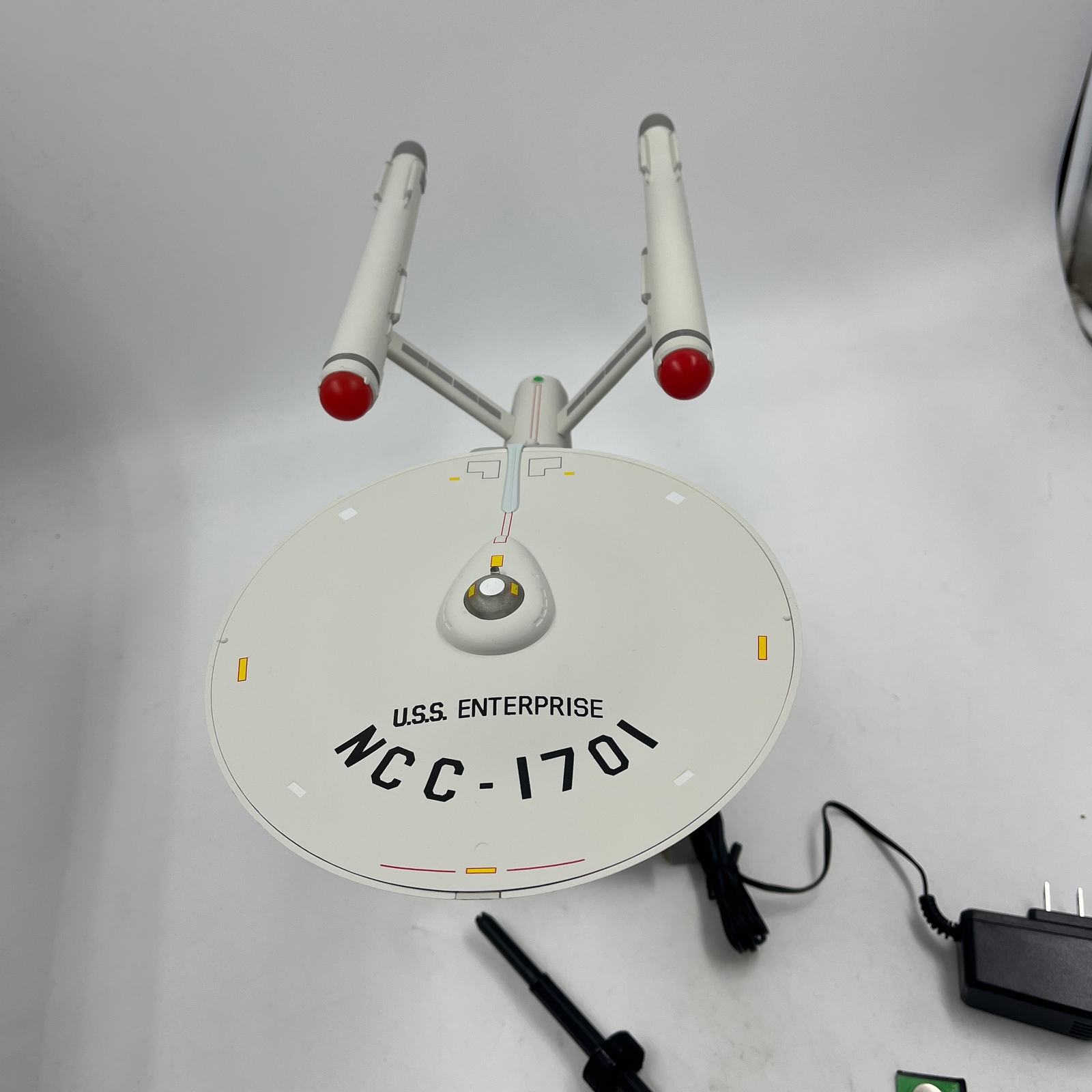 Hallmark Star Trek U.S.S. Enterprise Christmas Tree Topper 2020 w