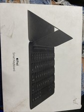 APPLE A1829 IPAD SMART KEYBOARD NEW LOT OF X4