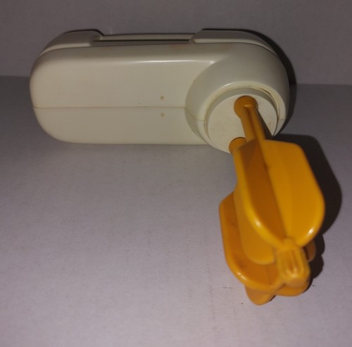 2 Vintage 1987 Fisher-Price Toys Whistling Teapot & Mixer - Picture 15 of 24