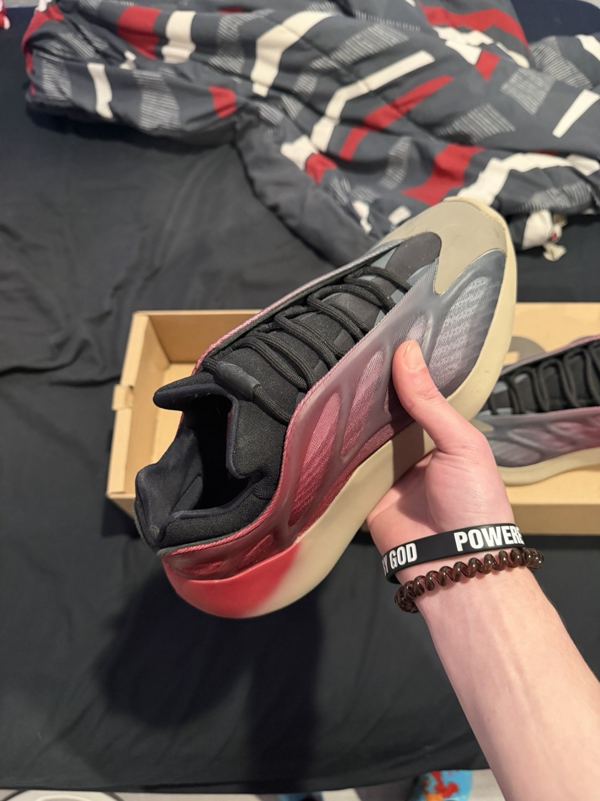 adidas Yeezy 700 V3 Fade Carbon GW1814 Red Black Gray Mesh Men's Sneaker 2022 thumbnail 6