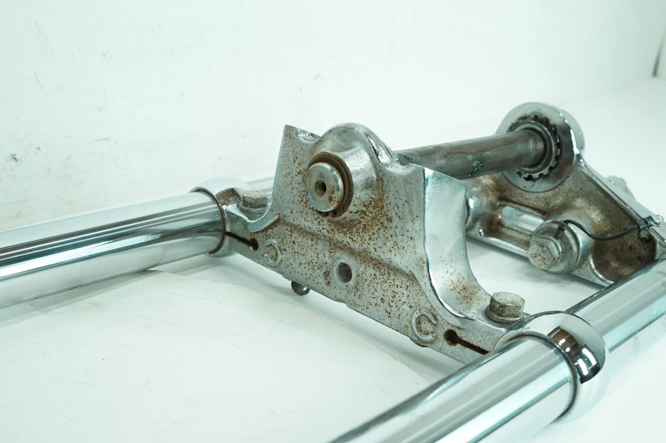 Harley Dyna Wide Glide 1994 OEM juego de triple árbol delantero y patas de horquilla derecha deslizantes Foto 4 de 4