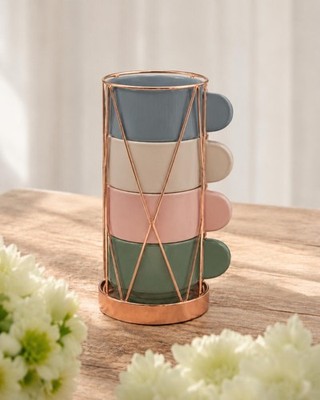 M&S 4er Set Stapelbecher Pastell mit roségoldenem Metallständer
