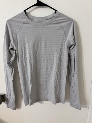 Athleta Momentum Seamless Long Sleeved Top Size Small Grey