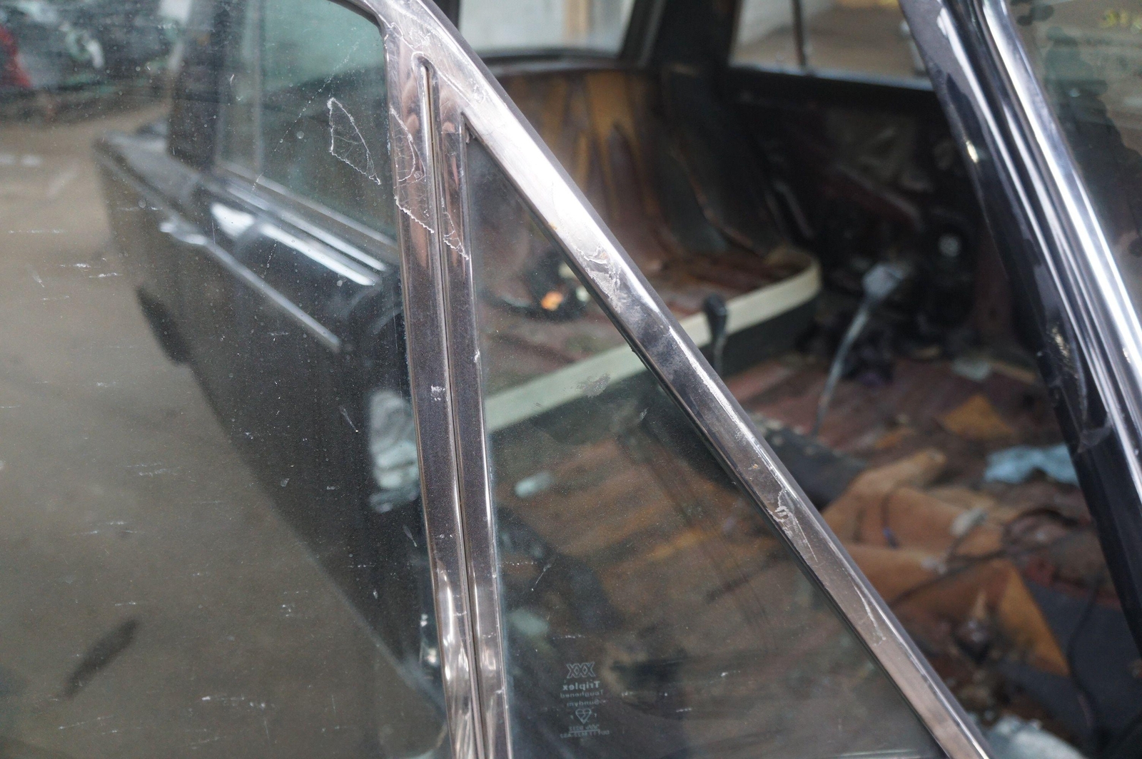 Front Right Passenger Door Assembly Black OEM Rolls Royce Silver Shadow 1973