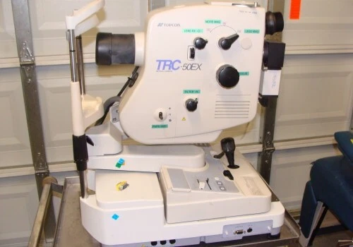 Venta de almacén de cámaras de fondo de ojo Topcon 50 IA Foto 2 de 2