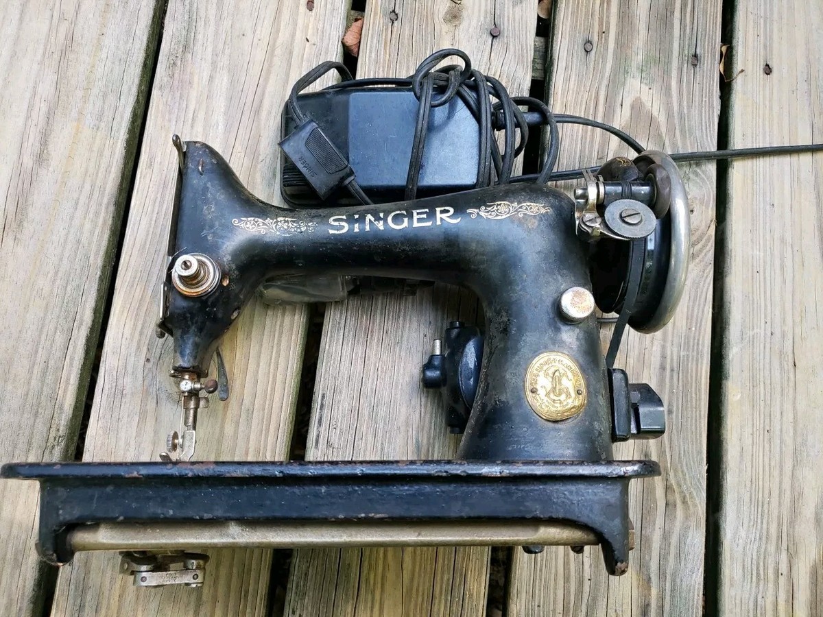 Antique Singer Sewing Machine AB417766 Of Dec. 1926 AS-IS - For Antique Singer Sewing Machine AB417766 Of Dec. 1926 AS-IS - For