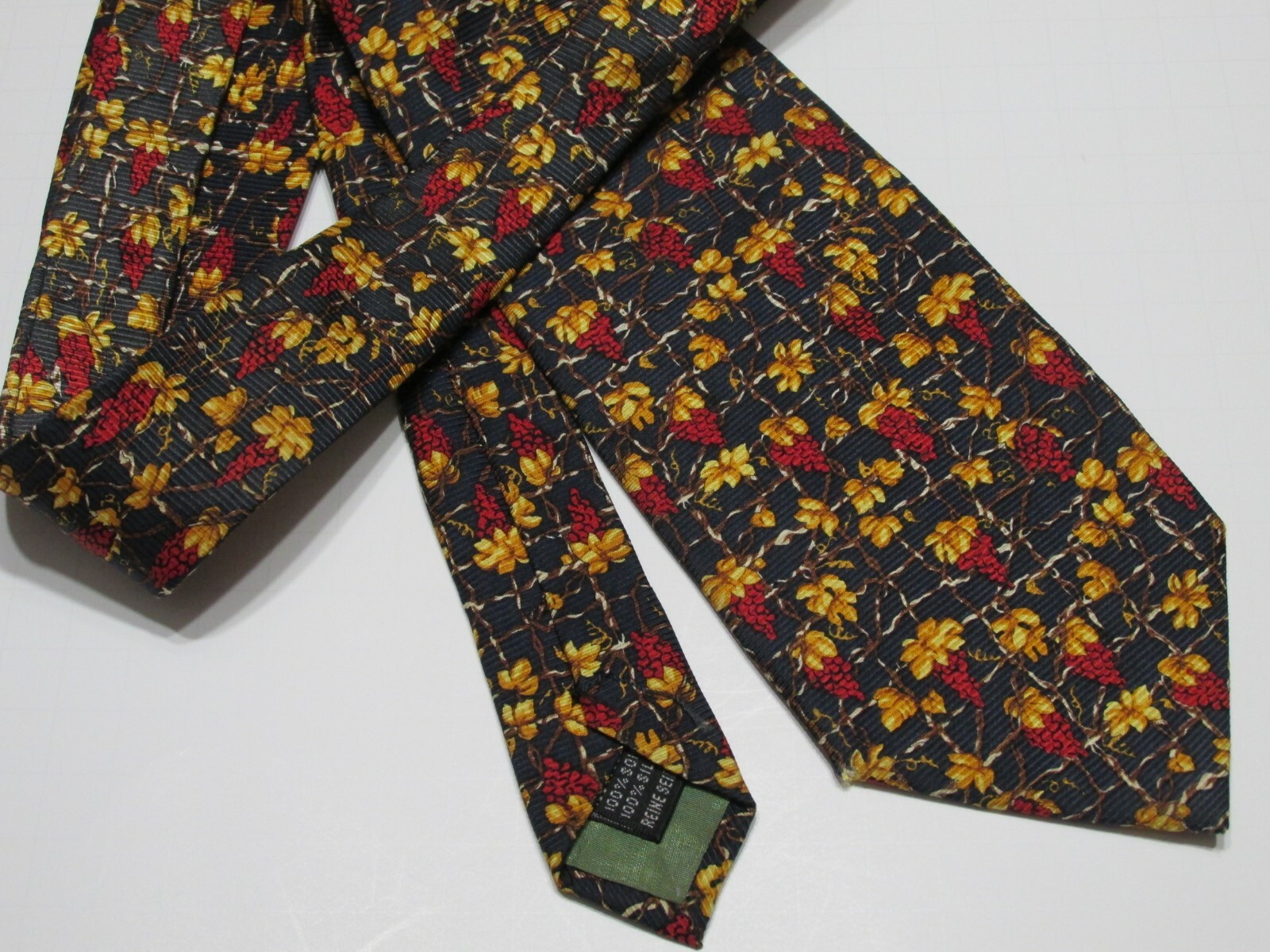 565) KENT MEN'S TIE 100 SILK Gem