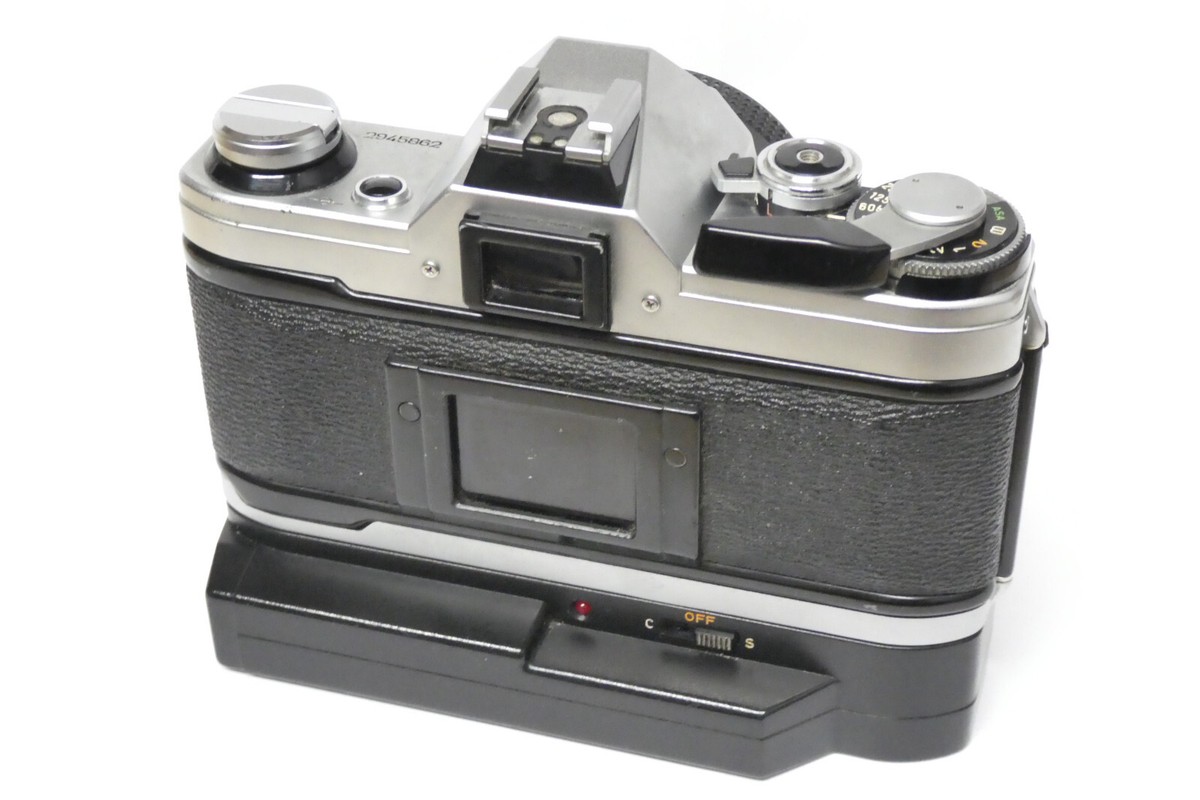 Canon AE-1 mit Canon FD 1,8 / 50 mm Objektiv analoge SLR AE1 +