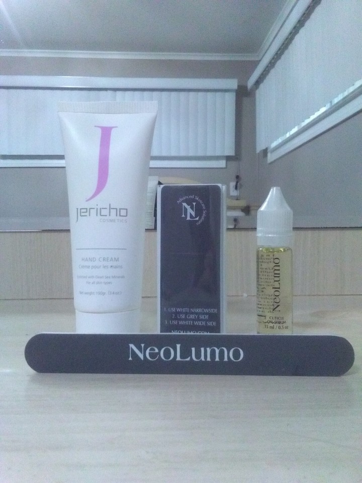 NEOLUMO NATURAL GLOW NAIL KIT Nail File+Buffing Block+Cuticle Oil Hand