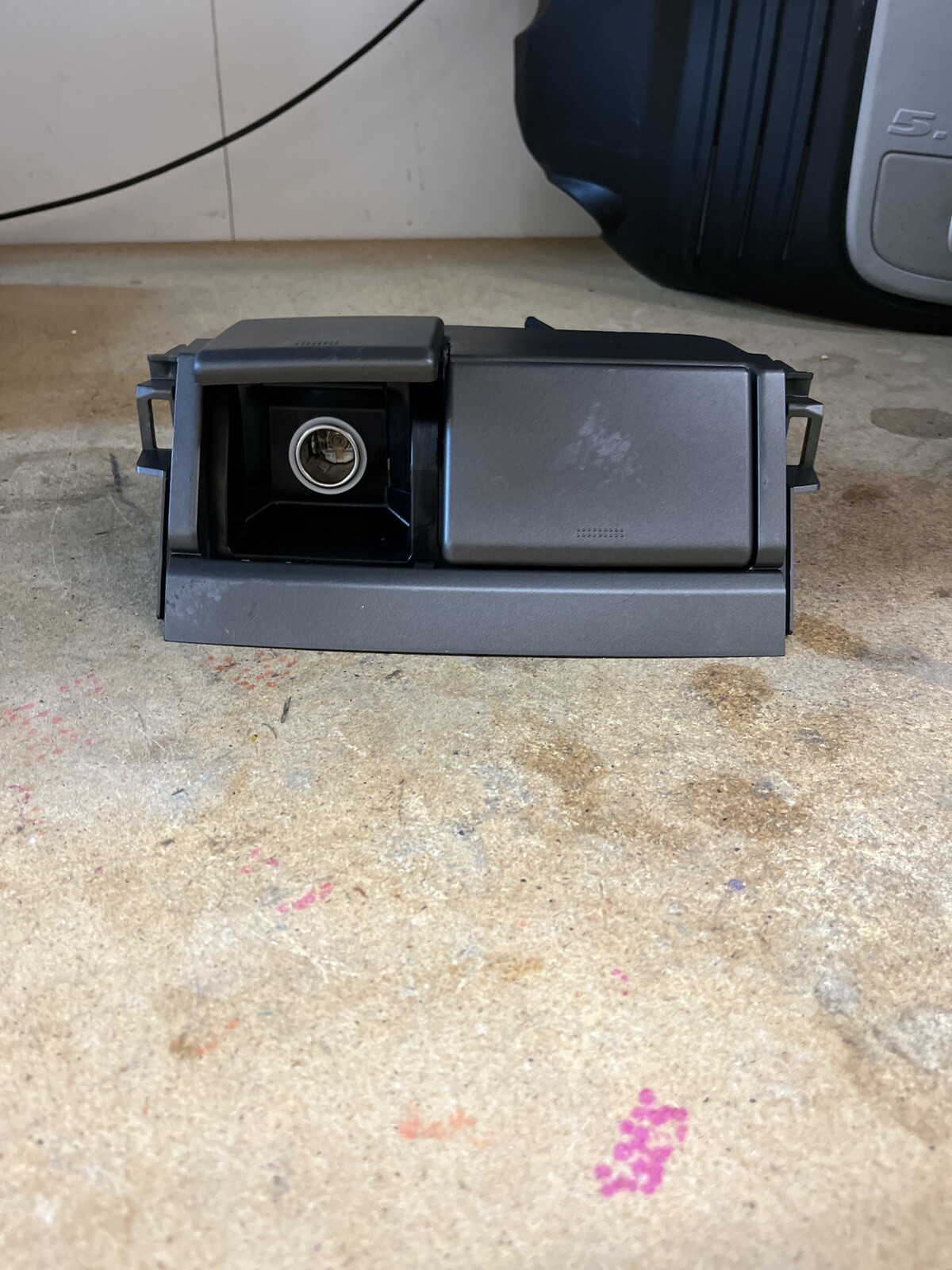 20032009 Lexus GX470 Dash Front Ash Tray Cigarette Lighter Unit 1A421