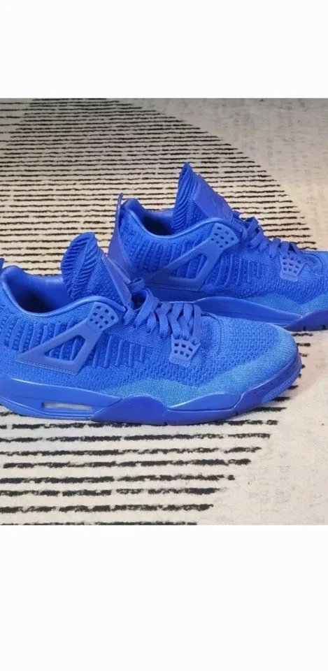 Talla 10.5 - Air Jordan 4 Retro Flyknit Hyper Royal Foto 4 de 4