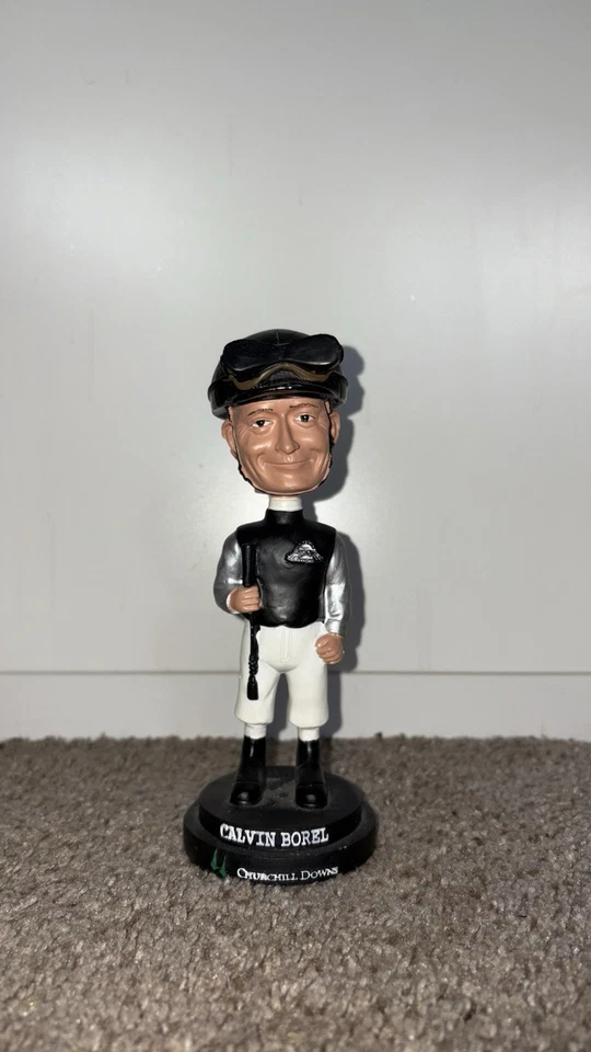 骑师摇头娃娃 Calvin Borel,纪念他在肯塔基德比的胜利 — 第 4/4 张图片