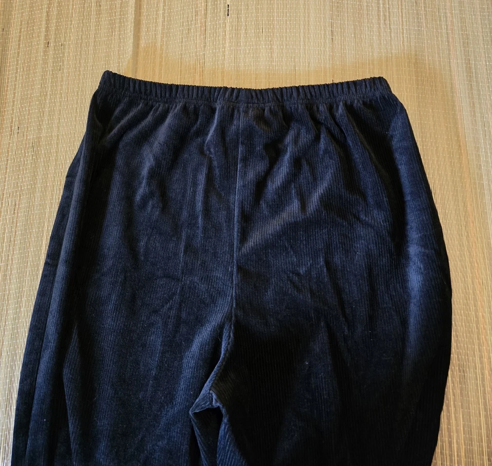 Leggings blancos ciervo mujer pana cintura elástica pana negra para mujer 18-20 usados Foto 4 de 4