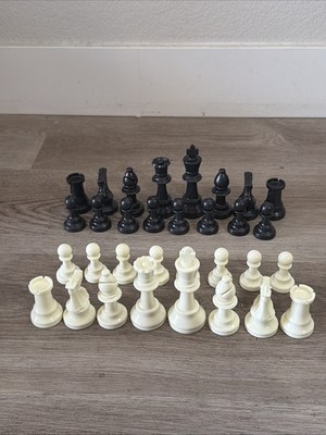 Standard Club Chess Pieces 4'' King Full Set 32 Pcs Back & White Clean Felt