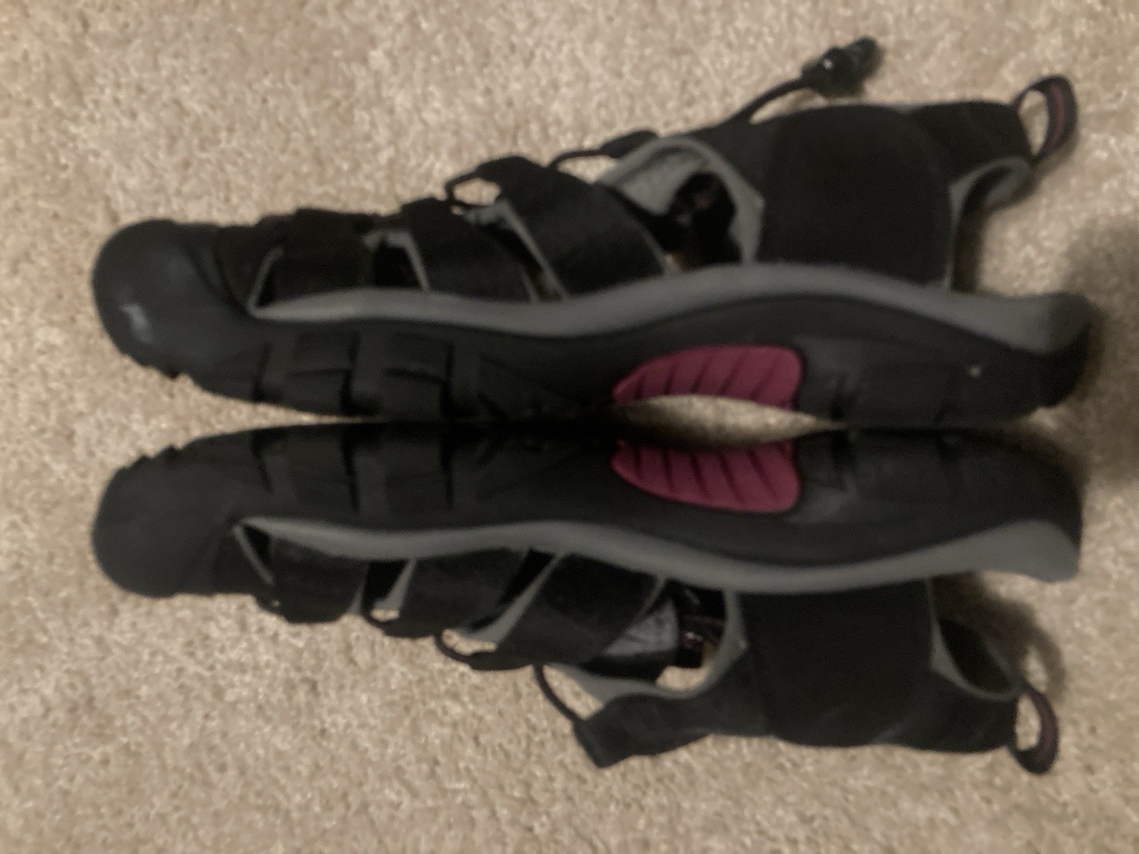 NUOVO sandalo donna Keen Newport H2 taglia 10 5 nero rosa accento punta chiusa