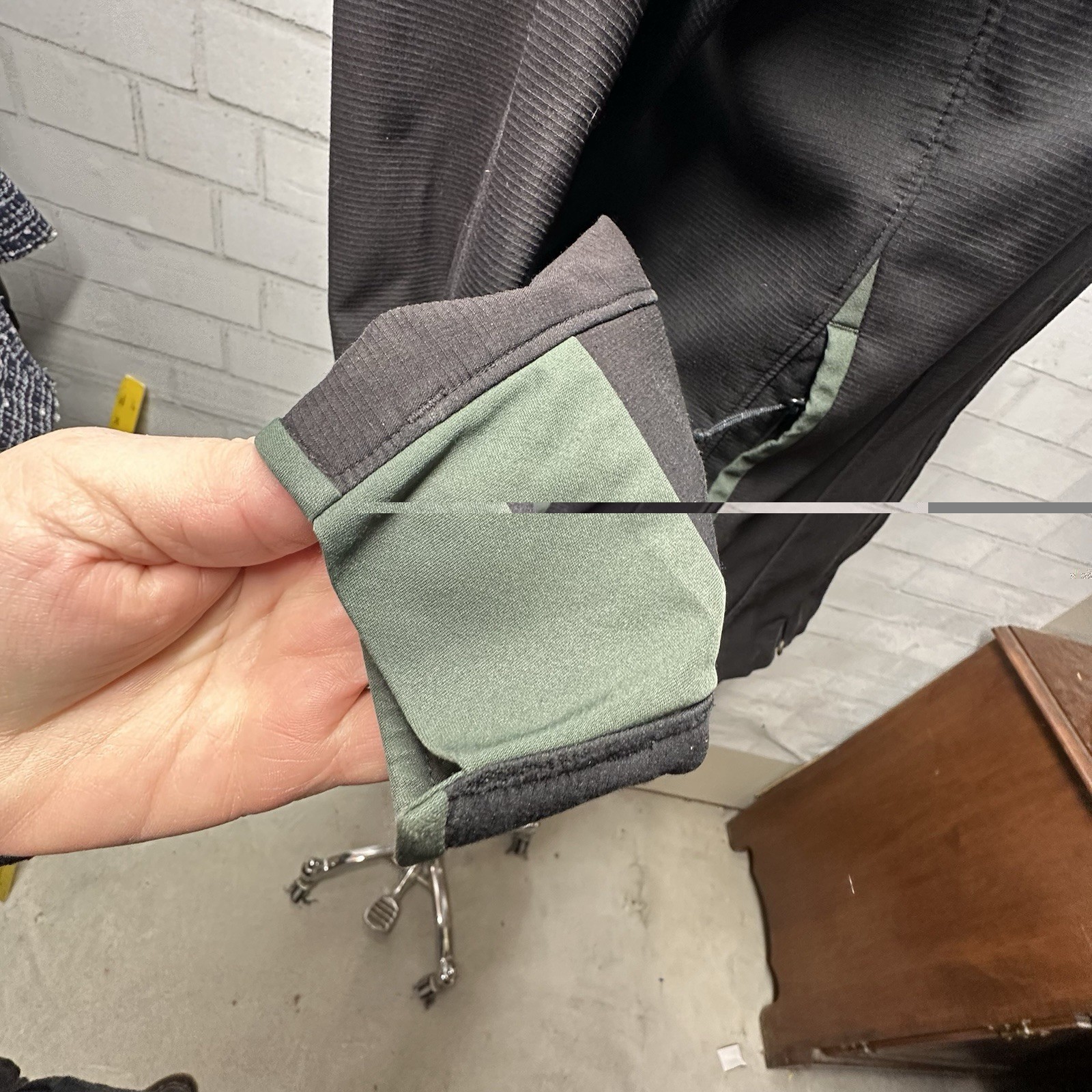 Arc’teryx Softshell Zip Hooded Jacket Windbreaker… - image 8