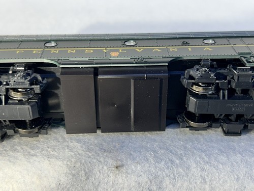 Stout Stewart/KATO F-7-A/B Phase I Late PENNSY Locos Both Powered - Picture 18 of 21