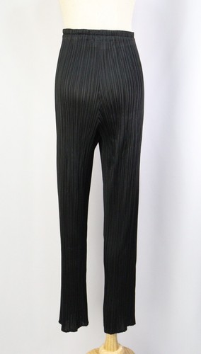 Pantalones negros PLEATS PLEASE ISSEY MIYAKE 194 7982 - Imagen 5 de 5