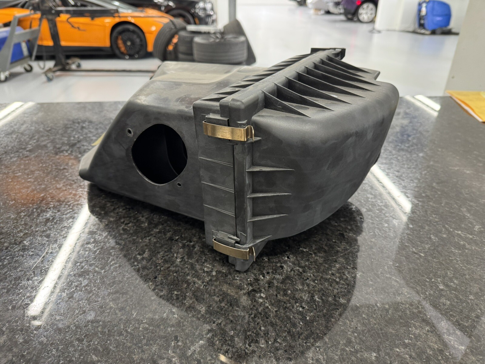 Genuine Rolls Royce Phantom Right Air Intake Box OEM # 13-71-7-559-098