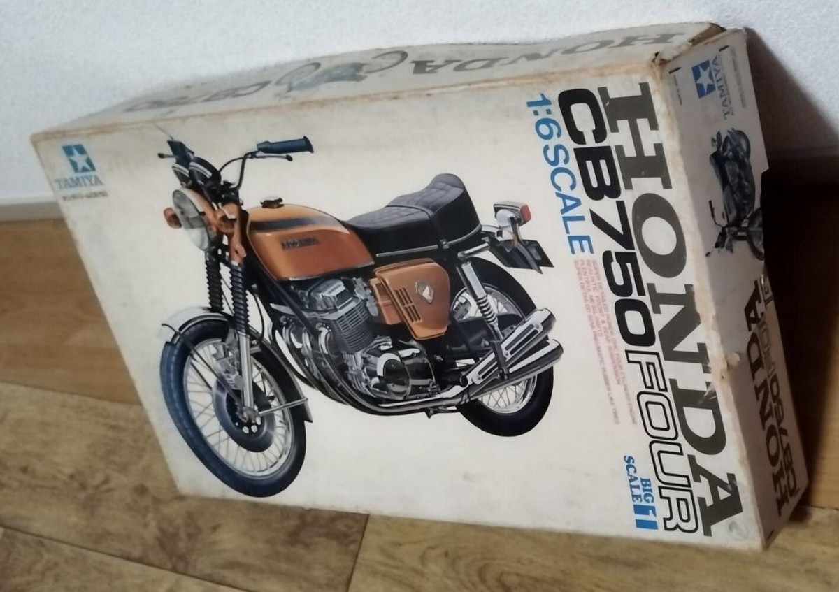 TAMIYA Honda Dream CB750 FOUR Big Scale 1/6 Bike Model Kit From