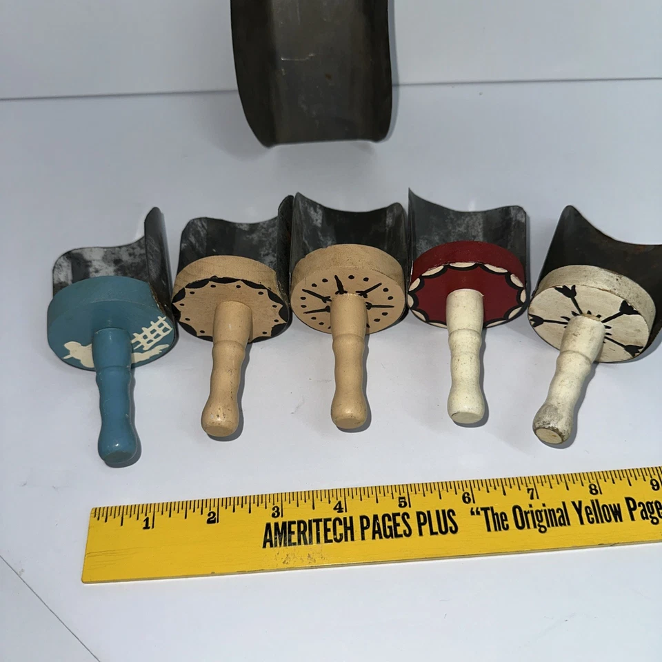 Lote De Colección Granero Metal Granero Alimentación Hielo Mini Cucharadas Mango Madera Primitivo Foto 2 de 4