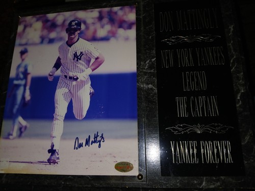 Don Mattingly Autographed Signed 8x10 Photo Framed - Picture 2 of 7