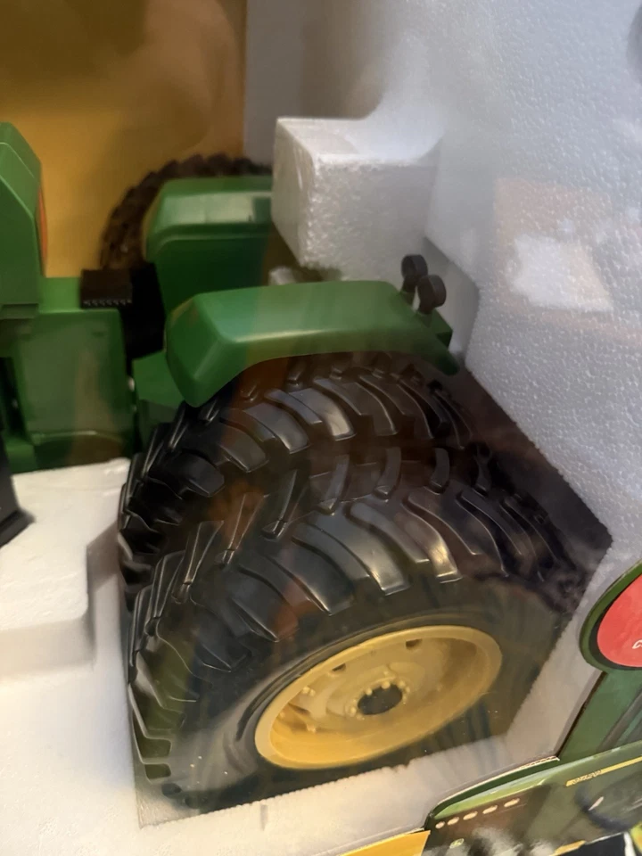 Ertl John Deere 9420 Radio Control RC 4X4 Tractor w/Lights & Sound 2012 NIB - Image 4 of 4