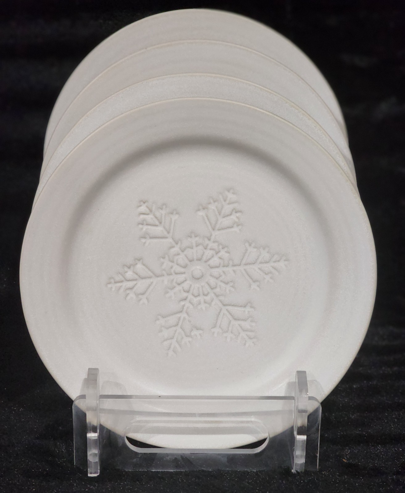 8pc White EMBOSSED SNOWFLAKE 4 Dinner 4 Salad Plates Ceramic Hobby Lobby Winter