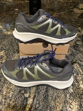 NEW Mens Merrelll Tempo EXP Trail Shoes, size 10