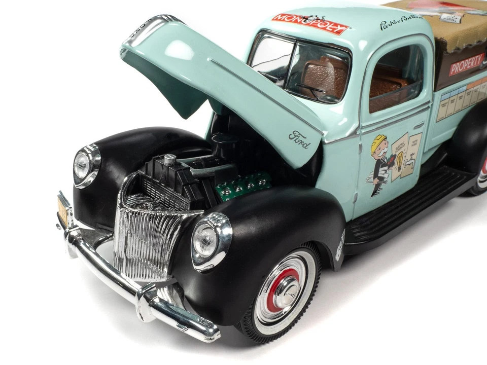 AMERICAN MUSCLE, Camion FORD 1940 MONOPOLY verde e nero, 1/18, AMMAWSS138 - Immagine 4 di 4