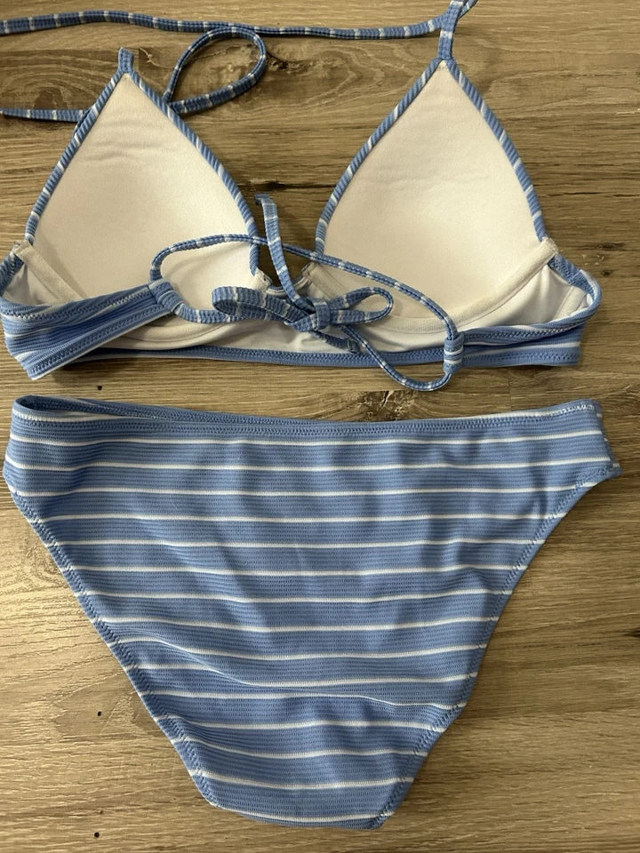 Shade & Shore 蓝色条纹比基尼 - 时髦底部带浅衬垫上衣 — 第 2/4 张图片