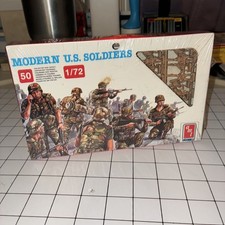 AMT Ertl Modern U.S. Soldiers Figures 1/72 Sc...