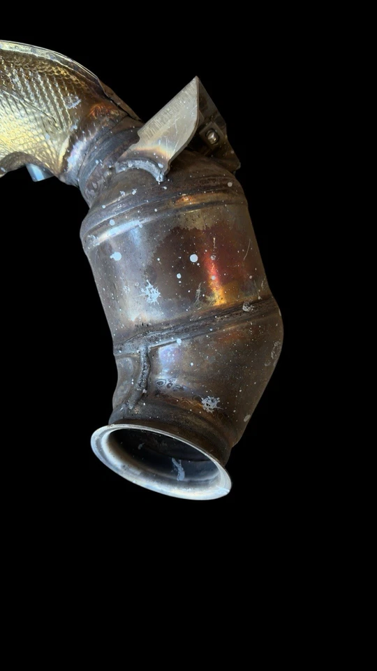 Tubos descendentes con protector térmico AMG GT/GTS de fabricante de equipos originales Mercedes-Benz AMG GTS modelo Foto 4 de 4