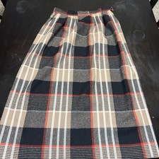 Vintage Women  s Pendleton 100 Virgin Wool Plaid Skirt Size 10