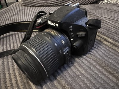 Nikon D5100 16.2MP Digital SLR Camera w/ VR 18-55 mm Lens, Shutter C. 18k.