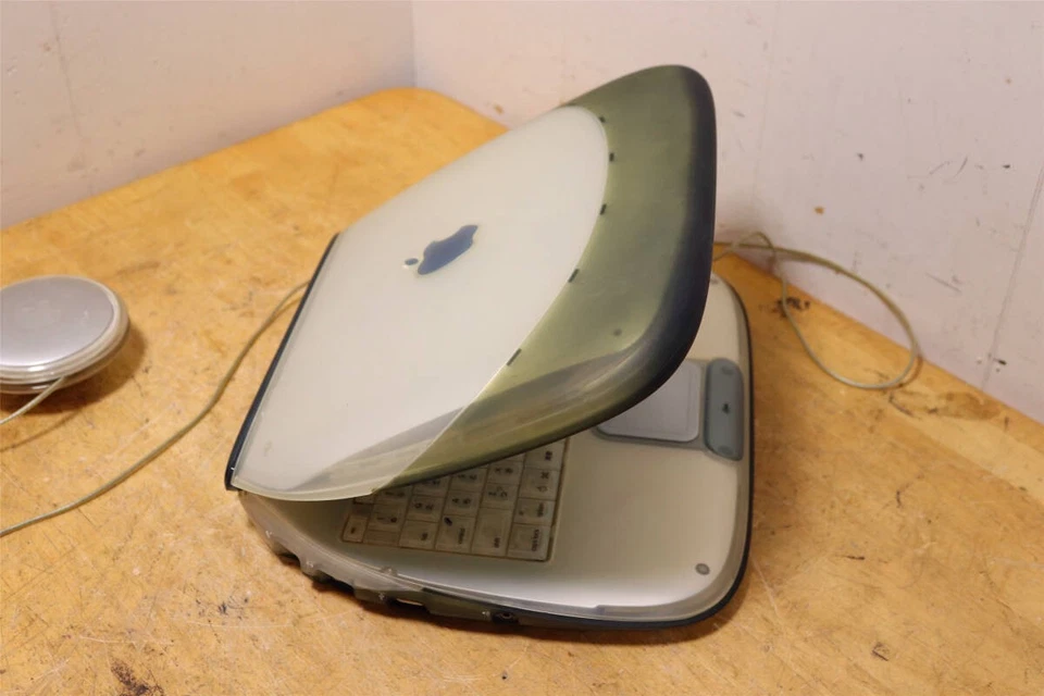 Apple iBook G3  DVD AC100V #2307 - Image 4 of 4